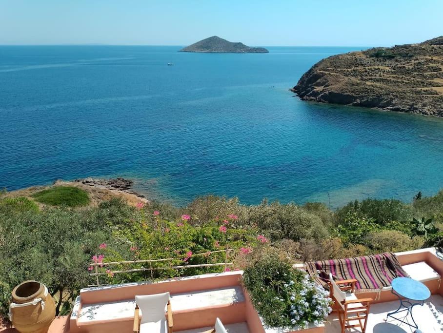 Vila Casa Dei Melograni At Vourlidia Leros Vromolithos Exteriér fotografie