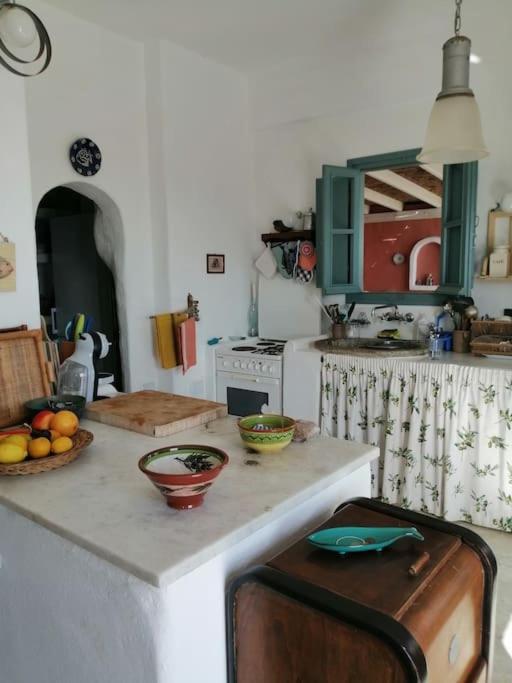 Vila Casa Dei Melograni At Vourlidia Leros Vromolithos Exteriér fotografie