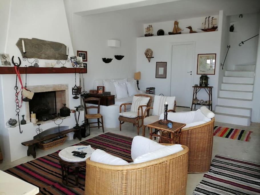 Vila Casa Dei Melograni At Vourlidia Leros Vromolithos Exteriér fotografie