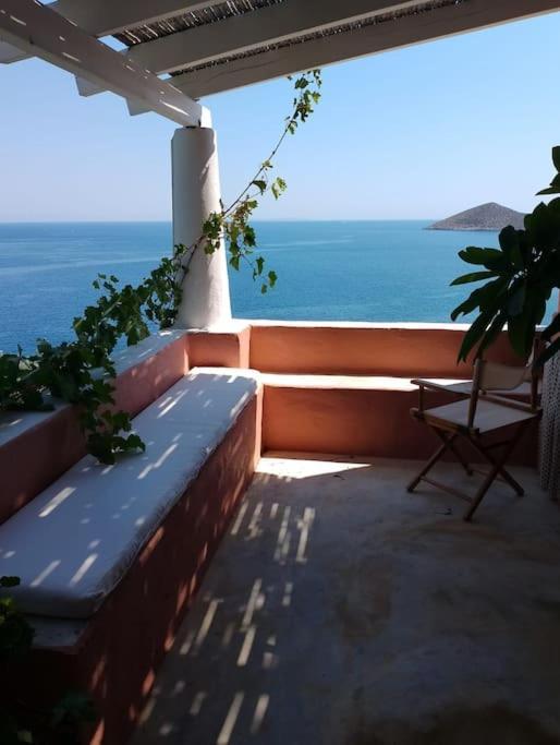 Vila Casa Dei Melograni At Vourlidia Leros Vromolithos Exteriér fotografie
